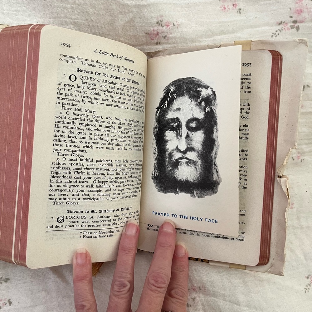 Very special sister owned Vintage Prayer Book by Father Lasance with ephemera - Picture 9 of 10